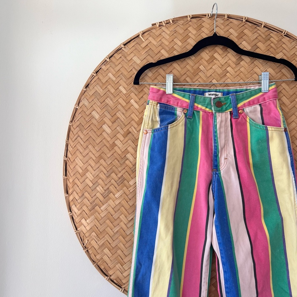 WRANGLER X FREE PEOPLE EXCLUSIVE WANDERER 622 HIGH RISE FLARES RAINBOW‎ STRIPE - Picture 10 of 15